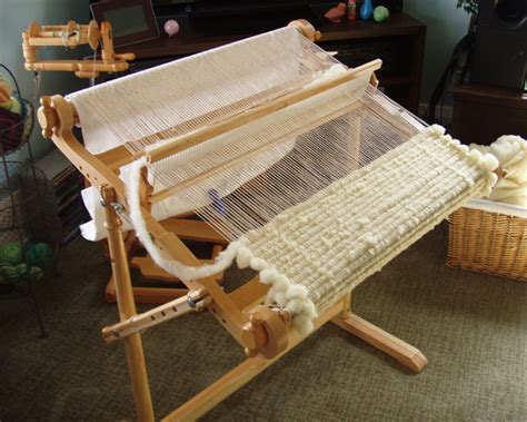  “The Weaver’s Loom” – Một Cuộc Tái Sinh Trọn Vẹn Và Lớn Lao Từ Sự Mê Lost